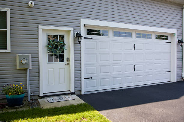 24/7 Emergency Garage Door Panel Replacement experts in Virginia, IL